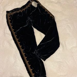 NWT ladies Cousin Earl ( Ivy Jane) navy velvet joggers with bronze embroidery.